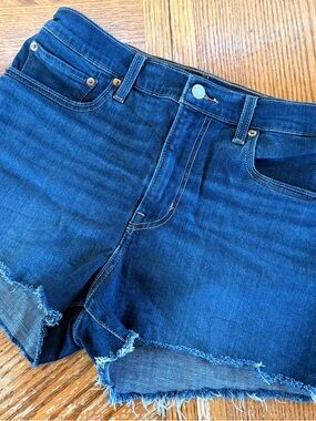 Levi’s Women’s High-Rise Jean Shorts Waist Size 30 NWOT